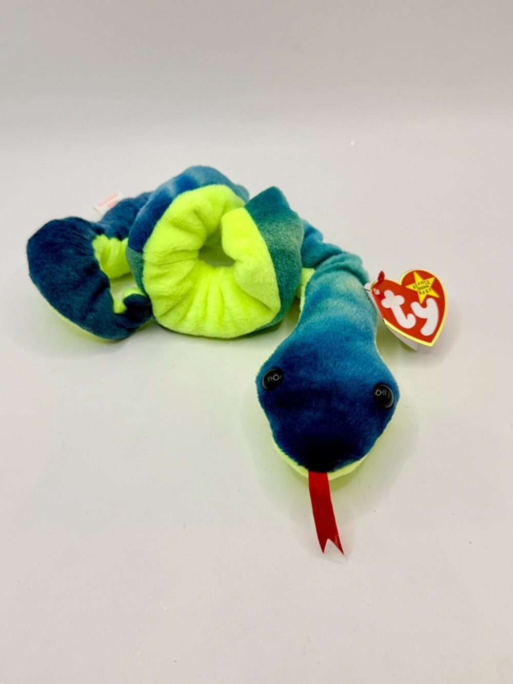 Vintage Ty Beanie Babies “Hissy” Snake Plush – 1997 Original